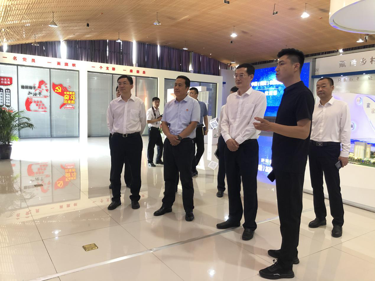 中国电信河南分公司总经理李原考察农业硅谷，期待与企业开展更广、更深合作